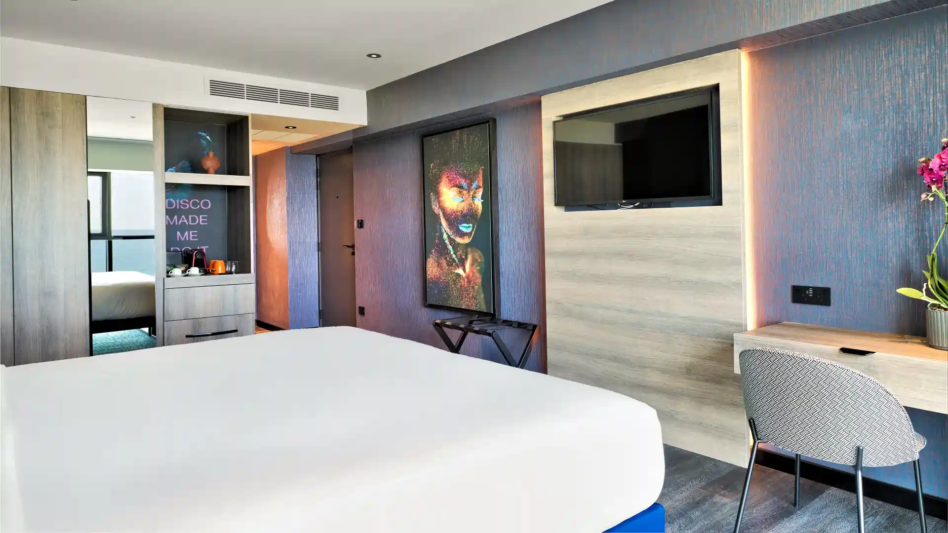 NYX Hotels - photoThumb_4